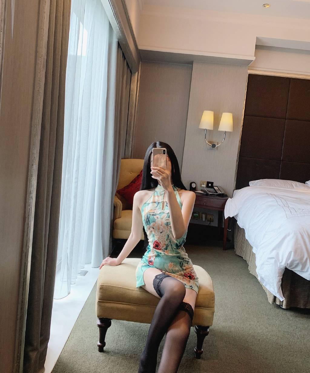 闵行涵涵 20多岁,娇小的美女,小细腿小细腰,服务投入