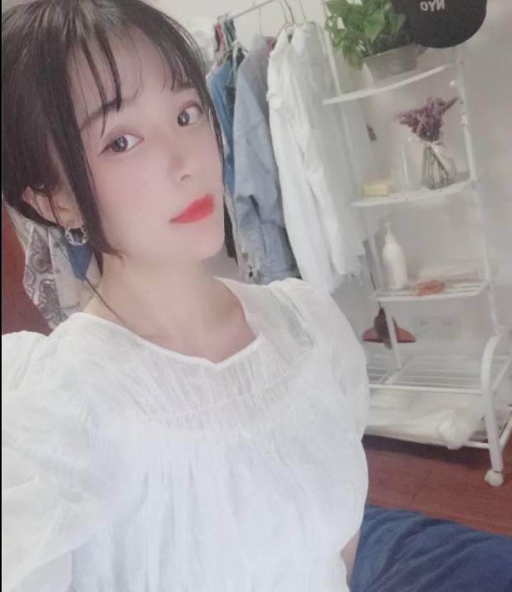 热情又还漂亮的小姐姐