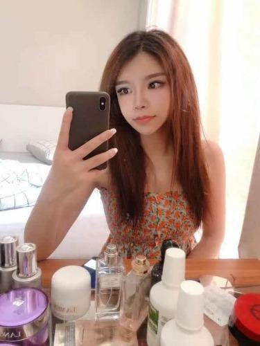 性感小妮薇